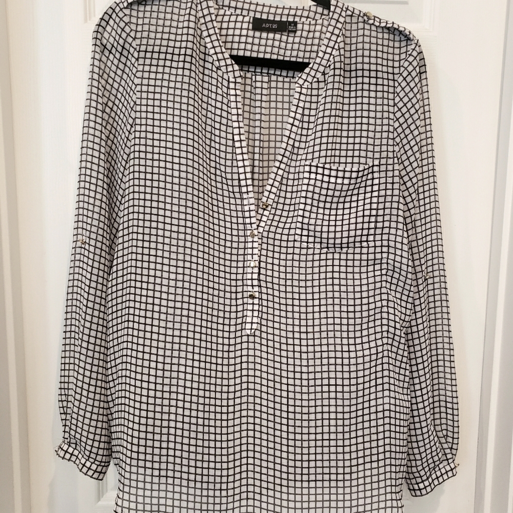 Apt. 9 M black and white top